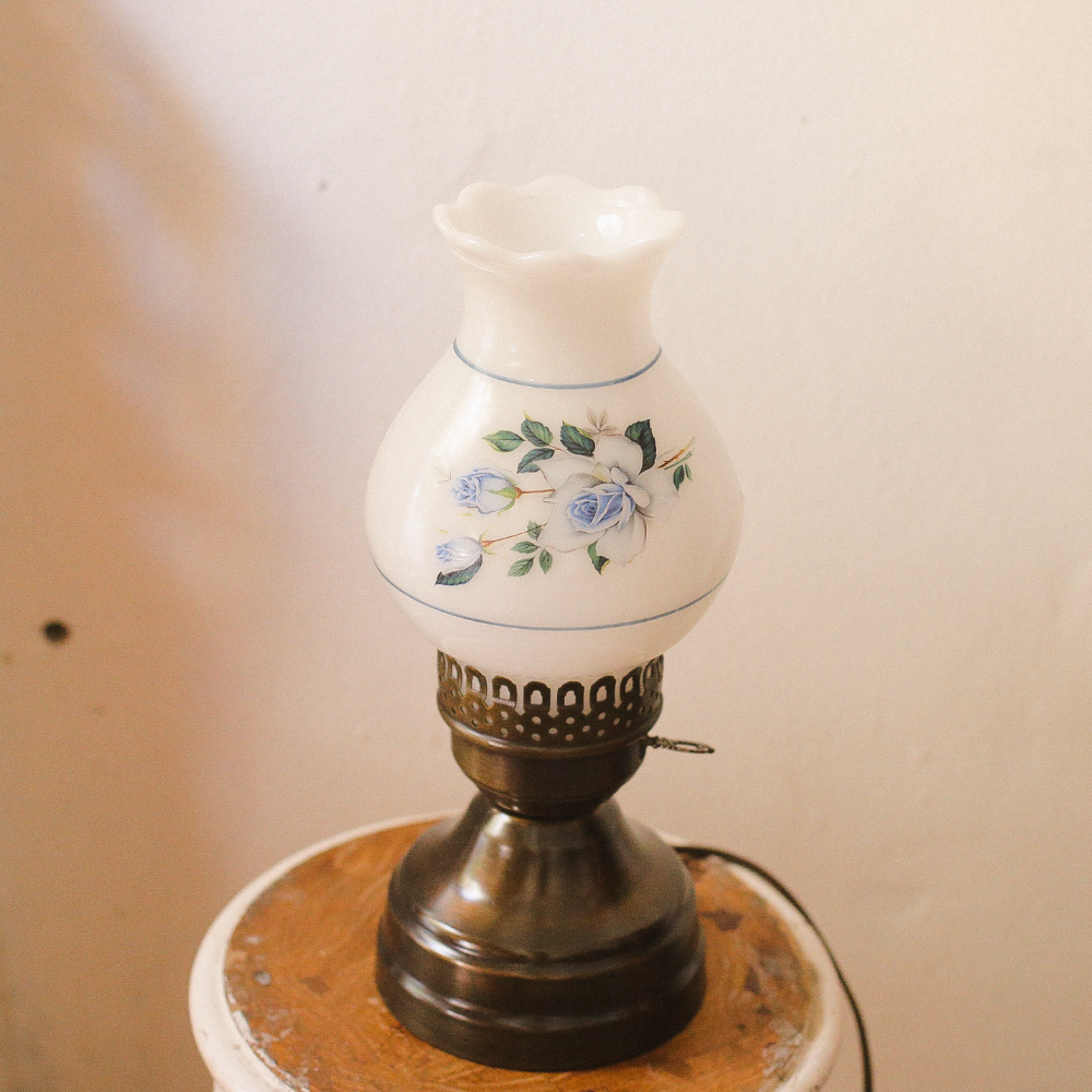 빈티지 꽃무늬 밀크글라스 램프