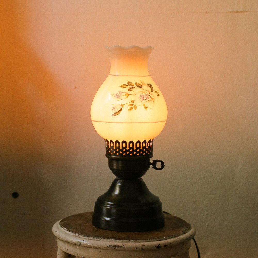 빈티지 꽃무늬 밀크글라스 램프